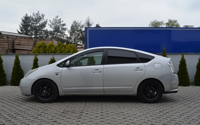 Toyota Prius cena 17600 przebieg: 446000, rok produkcji 2006 z Warszawa małe 106